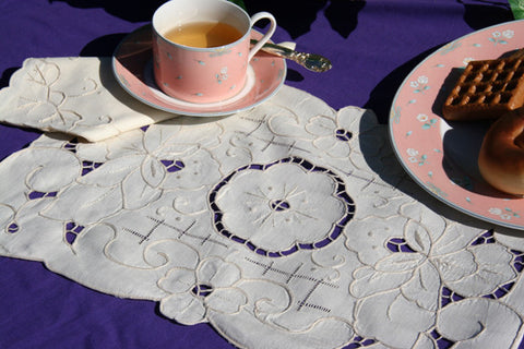 Rose Placemat Set Ecru - CLOSEOUT