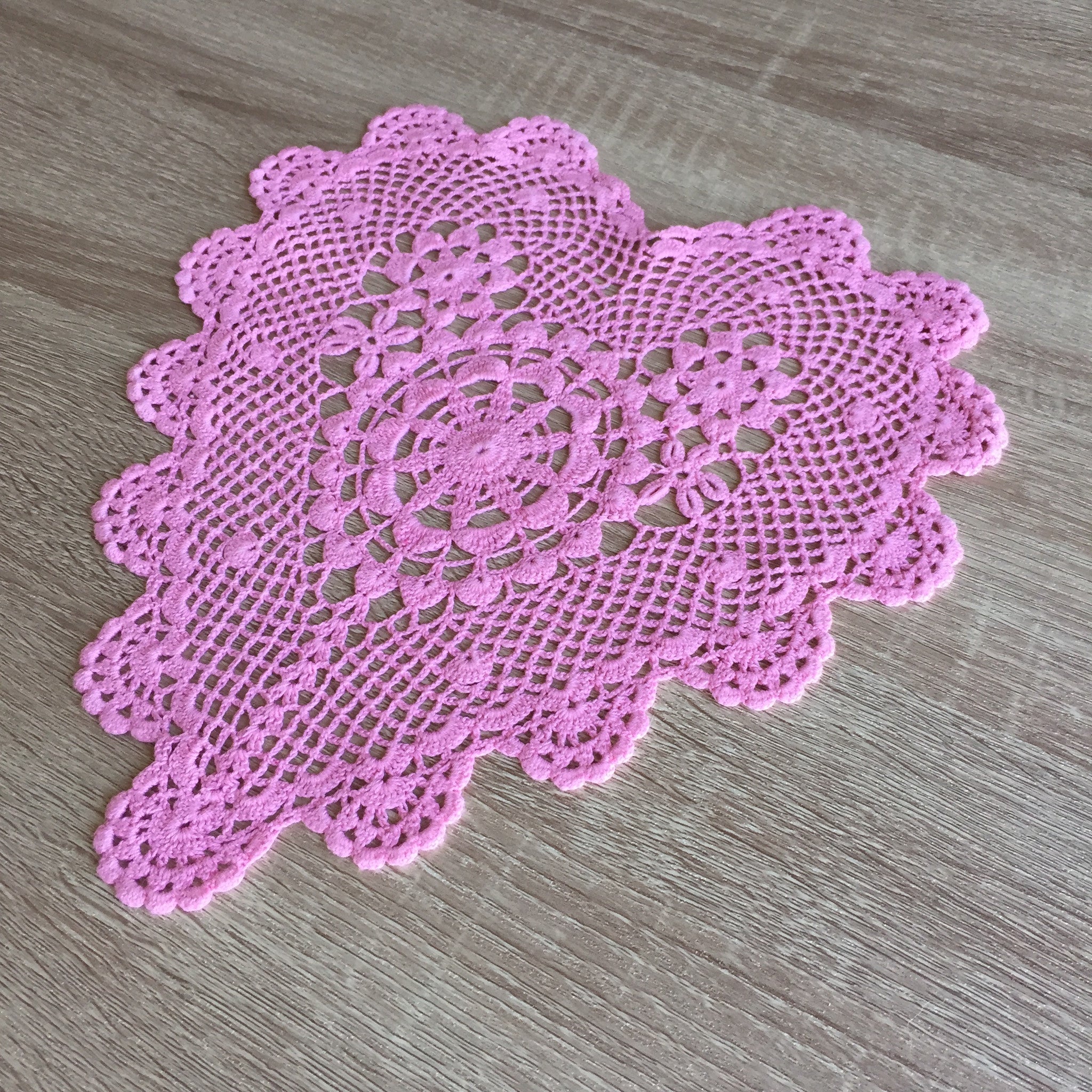 Poppy Heart Shaped Doilies Pink 18" Inch